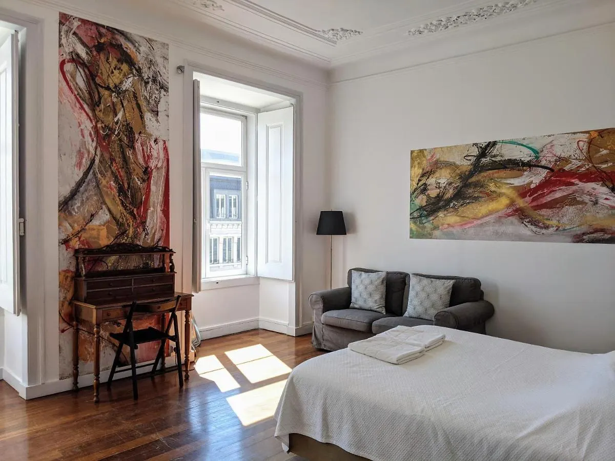 Lost Lisbon :: Cais House 3*,  Portugal