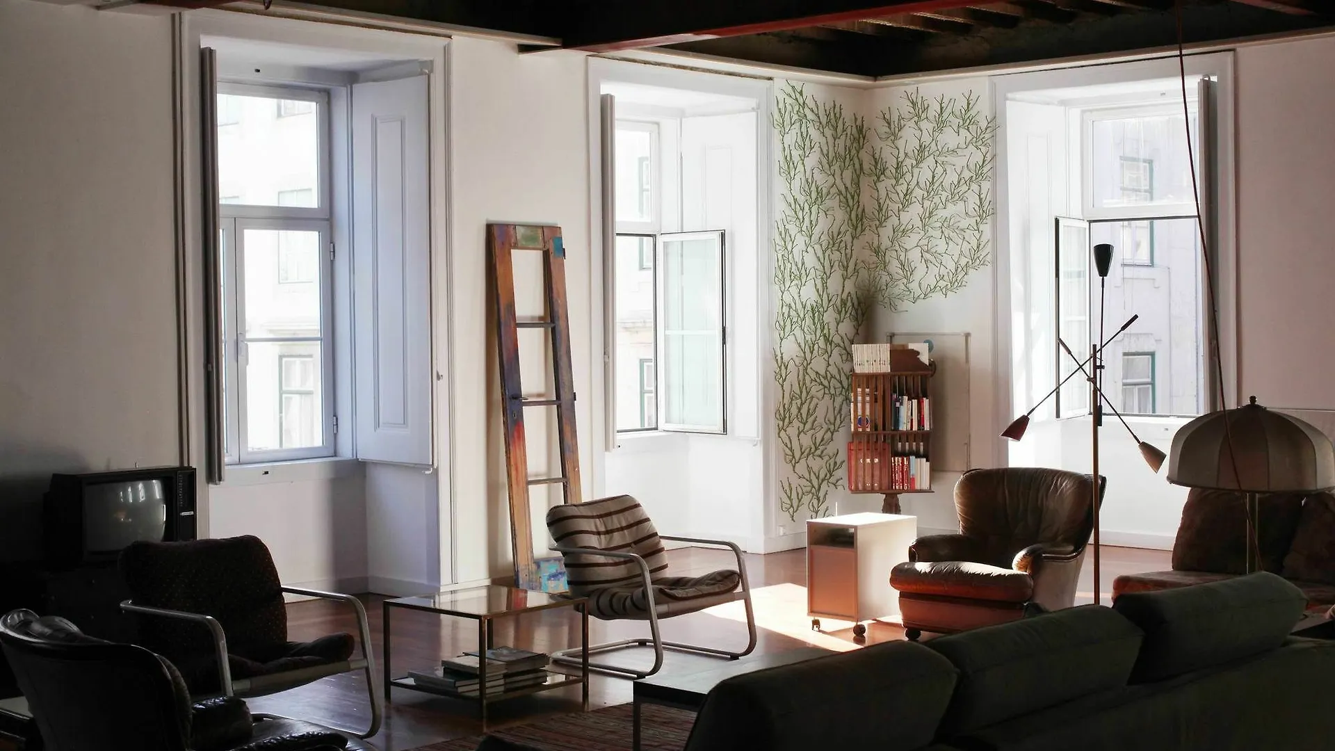 Lost Lisbon :: Cais House בית הארחה