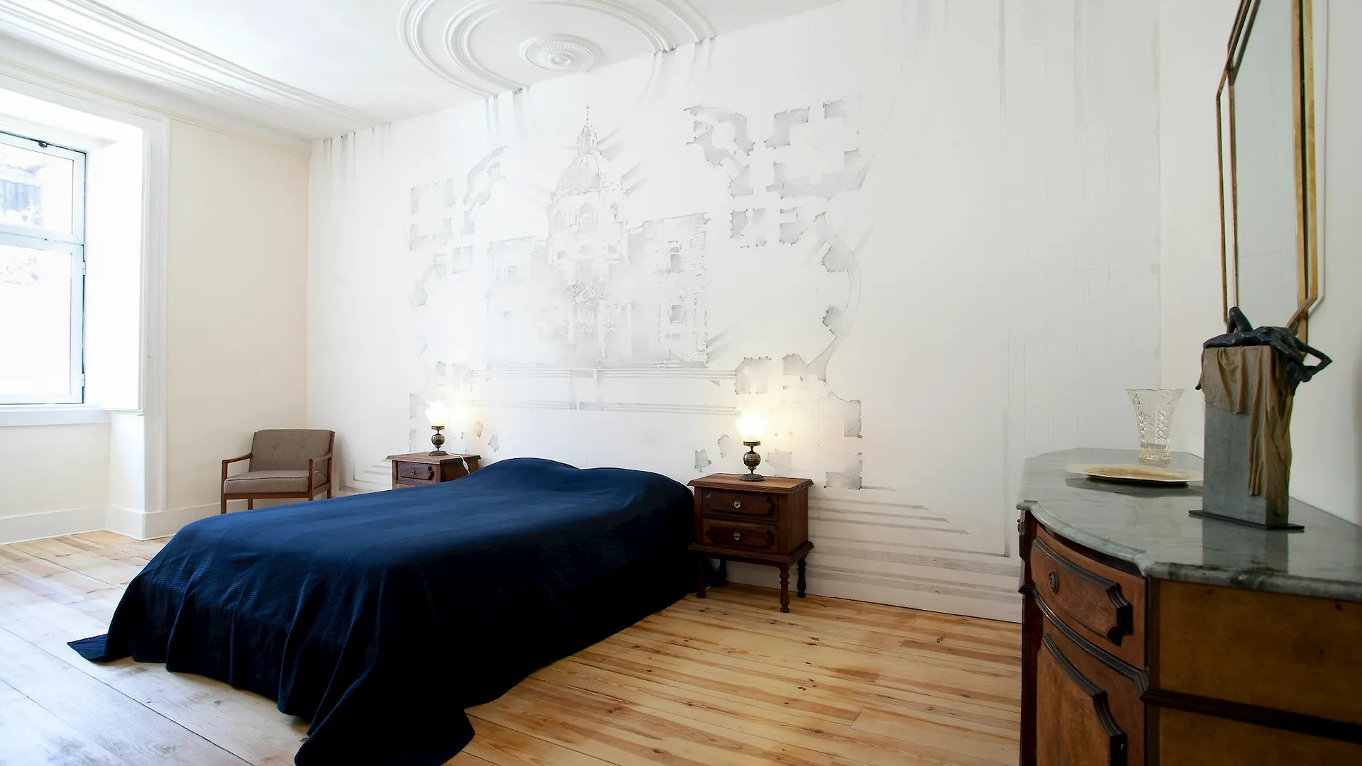 Lost Lisbon :: Cais House 3*,